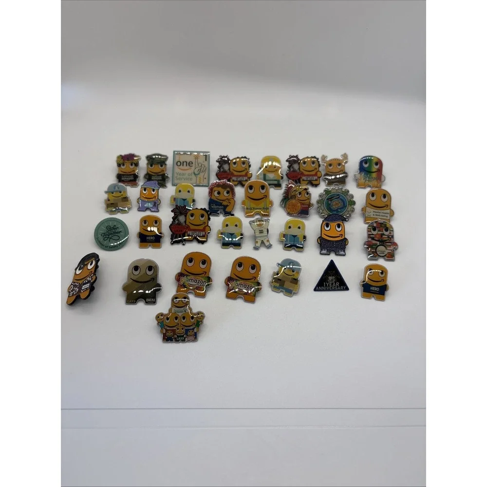 Amazon Peccy Pin Lot of 32 Advertising Promotional Pinbacks LAX9 Glamazon Hero